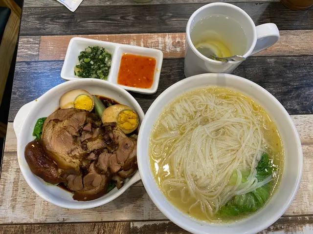 泰式無骨豬脾米粉