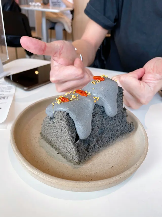 黑芝麻戚風蛋糕