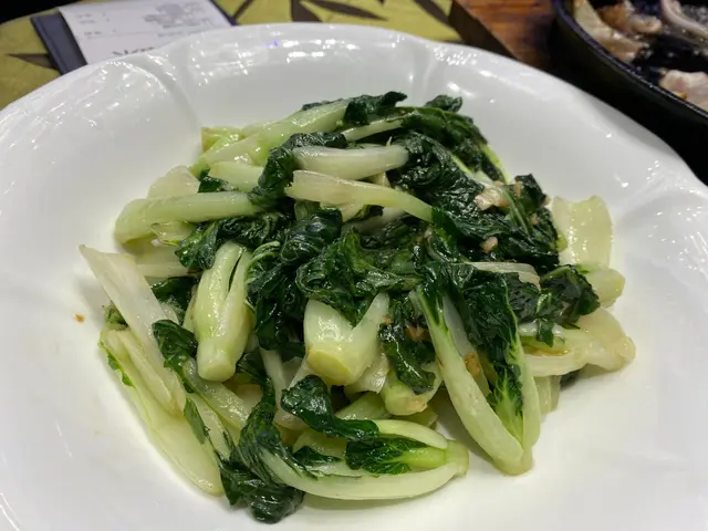 蒜茸炒白菜仔