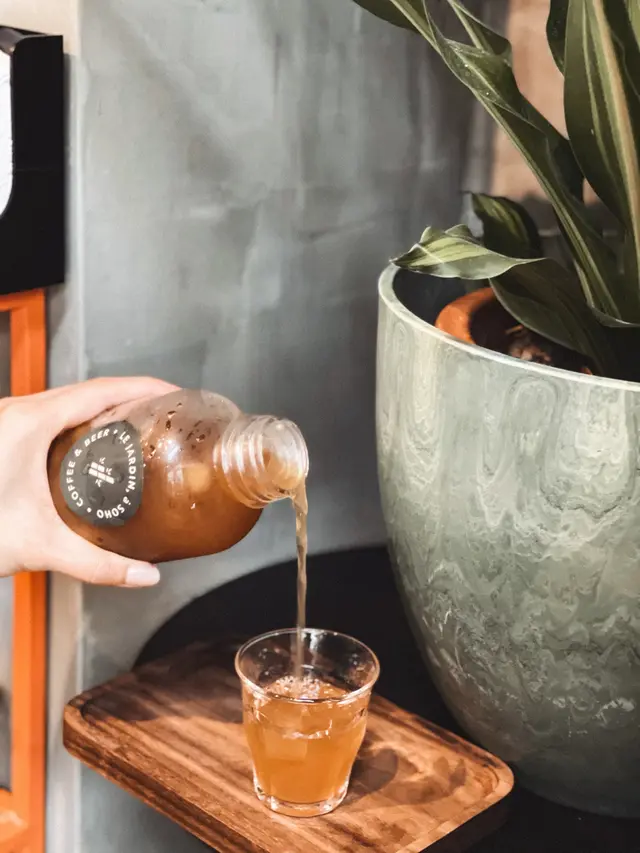 Fresh  fruit  tea