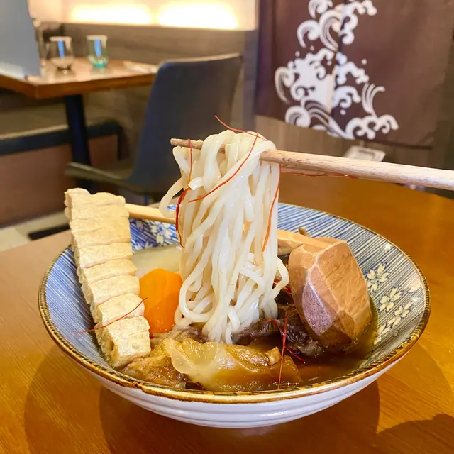 木玥招牌紅燒牛肉麵