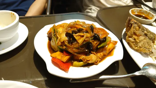 餸如其名，家常小菜一碟，清清地足料夠火候，送飯實成碟清哂無得剩。。。