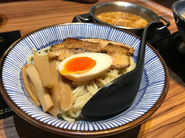 辛辣沾麵