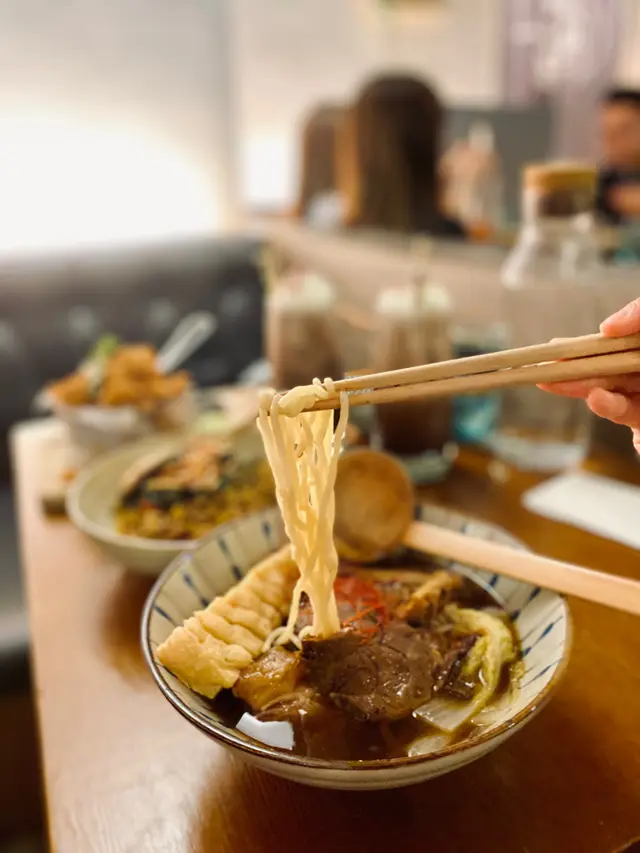 木玥招牌紅燒牛肉麵