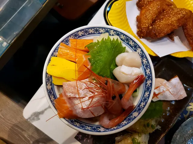 三文魚腩帶子甜蝦丼飯