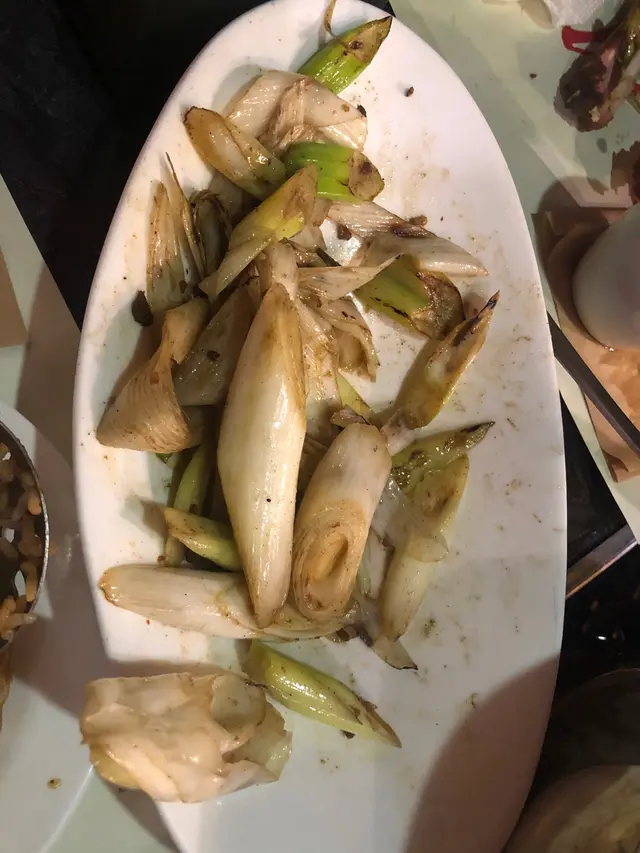 活久见的孜然羊肉,大葱这么便宜?还那么老的葱!