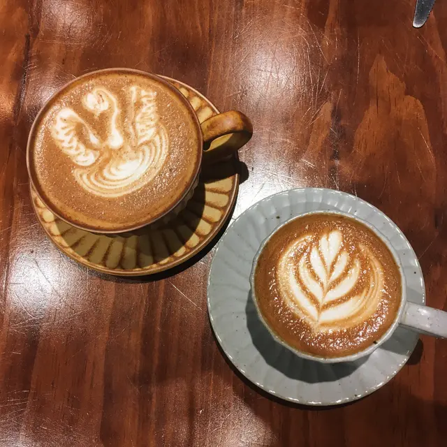 HONEY CINNAMON LATTE & FLAT WHITE