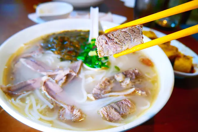 牛羊雙拼酸辣米線