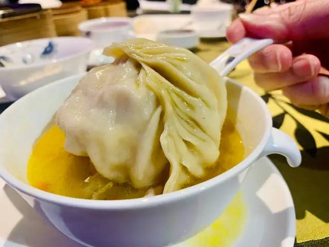 胡椒濃雞湯灌湯餃