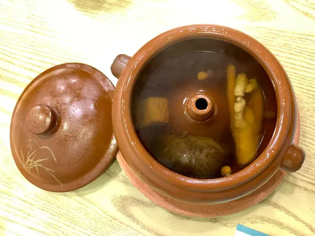 蟲草花燉雞腳湯