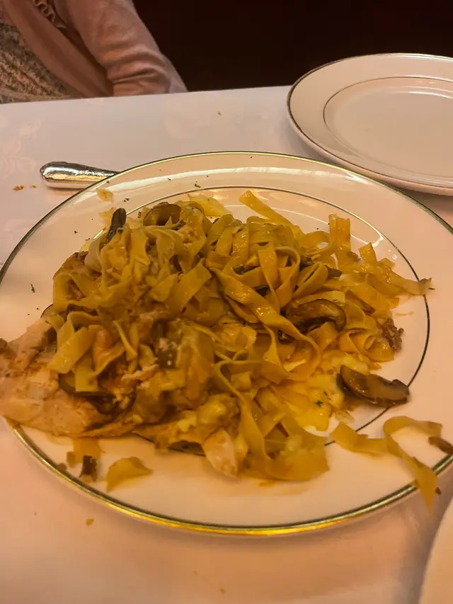 Chicken  fettucine...難食