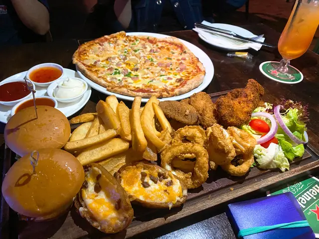 Snack platter & The dog house signature pizza