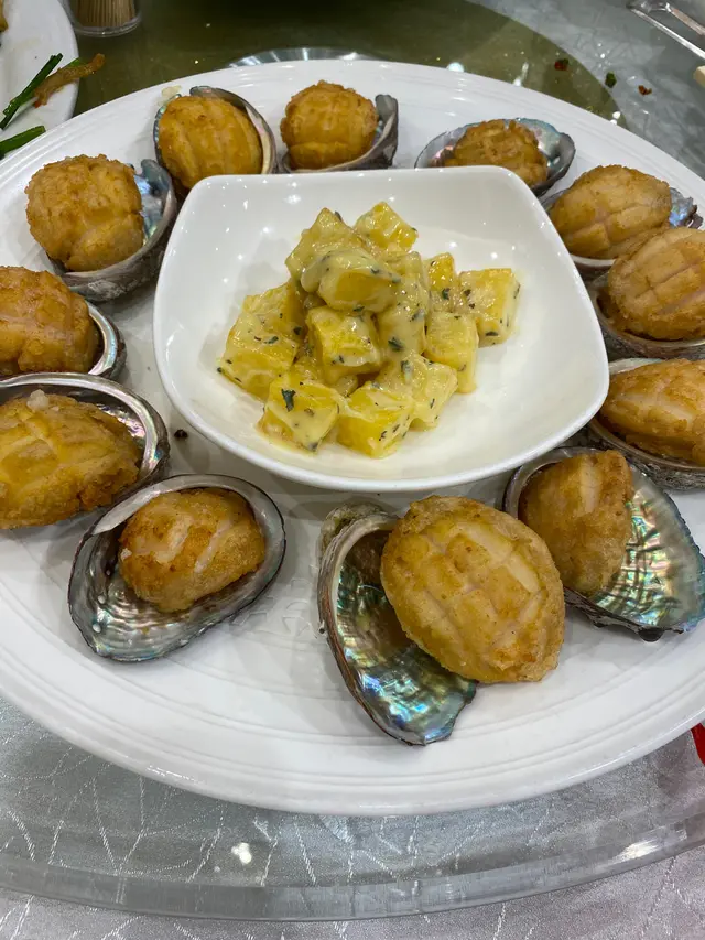 酥炸鮑魚配甜薯仔