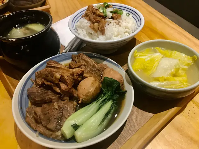 三拼牛肉飯定食(腱心牛肉、牛腩、牛丸)