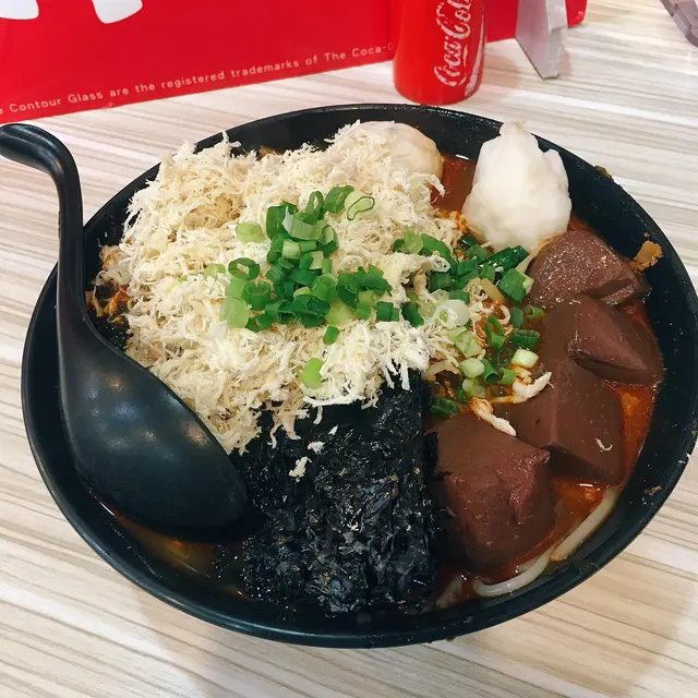 雞絲紫菜墨丸豬紅米線中小辣