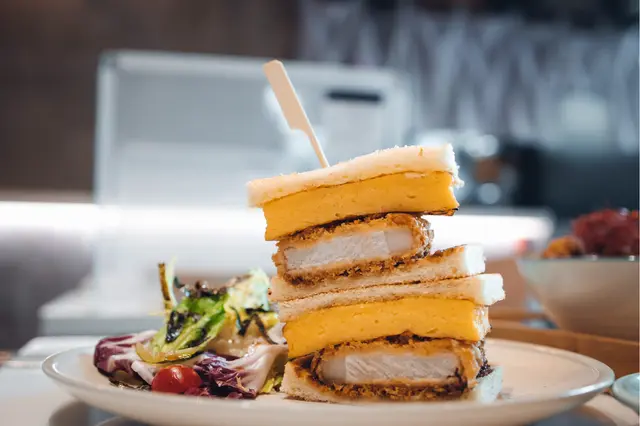 玉子燒吉列豬扒三文治