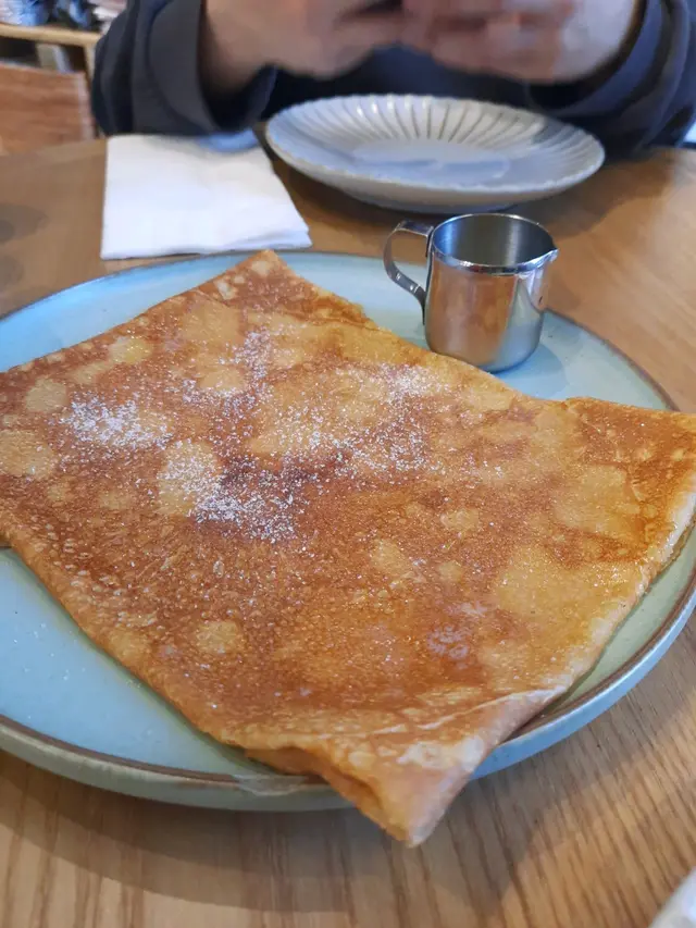 set lunch加錢的甜品， 好抵就試埋
一般，就 砂糖同檸檬汁 