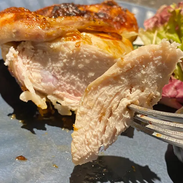 慢煮烤雞配霹靂葡汁、雜錦沙律