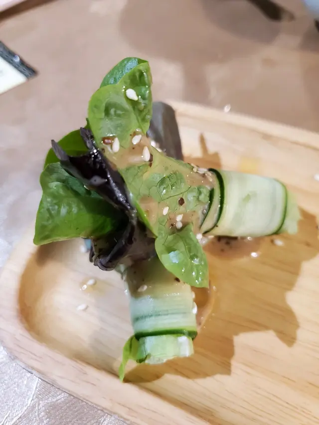 水耕有機沙律菜伴芝麻醬