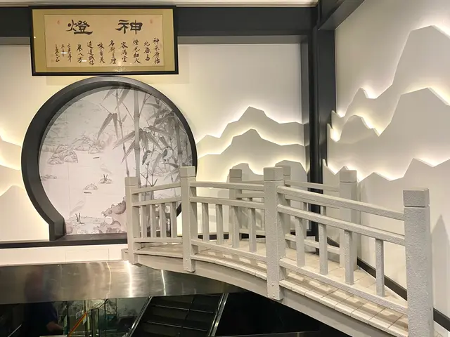 店內裝修以江南蘇杭典故為主題  充滿特色！