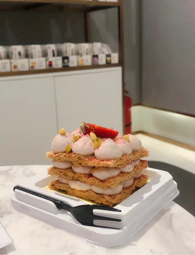 士多啤梨千層批