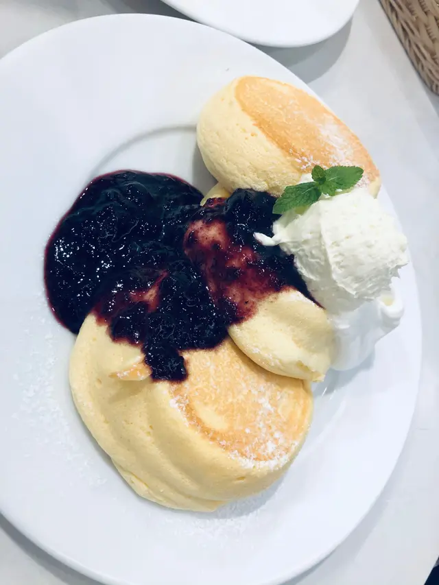 芝士慕絲雜莓醬班㦸