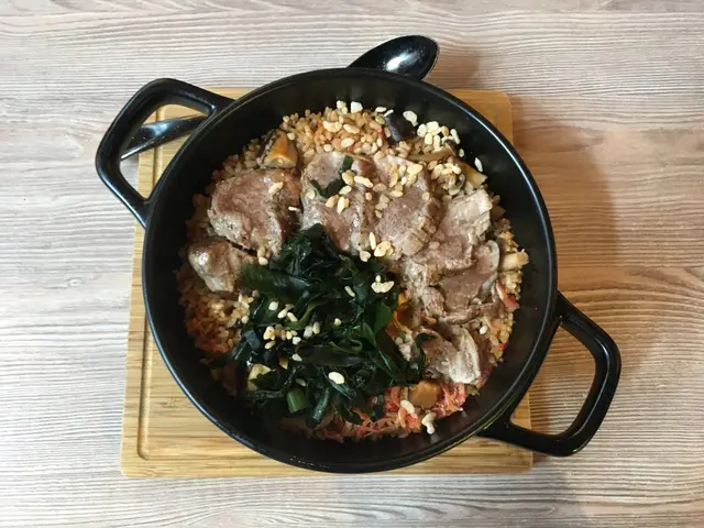 西班牙橡果黑毛豬柳龍蝦汁砂鍋飯