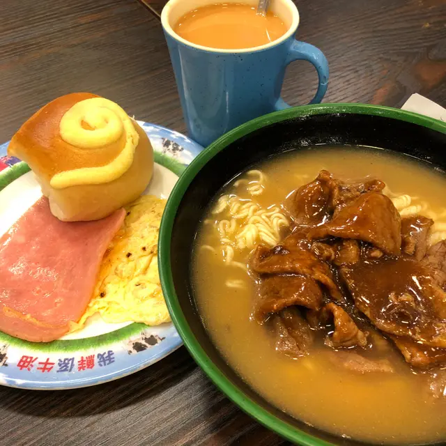 正常發揮，驚喜在餐包，原來係雞尾包，正