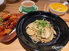 乾炒黑松露嘅菌扁意粉  - 九龍灣的翠華餐廳
