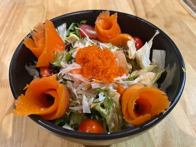 煙三文魚蟹籽沙律