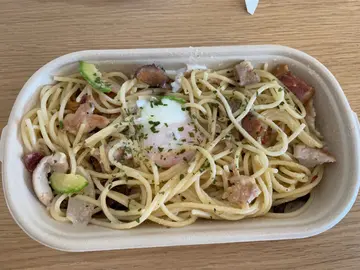 S6 卡邦尼慢煮温泉蛋鸡肉炒意粉