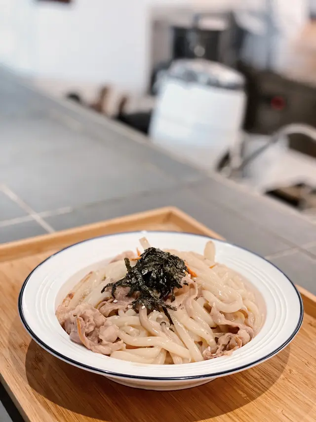 忌廉燒汁牛肉烏冬