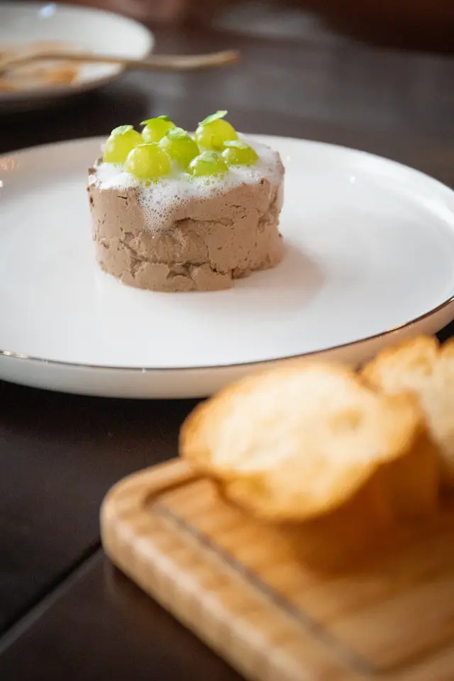 鵝肝醬配白蘇維翁冰雪葡萄