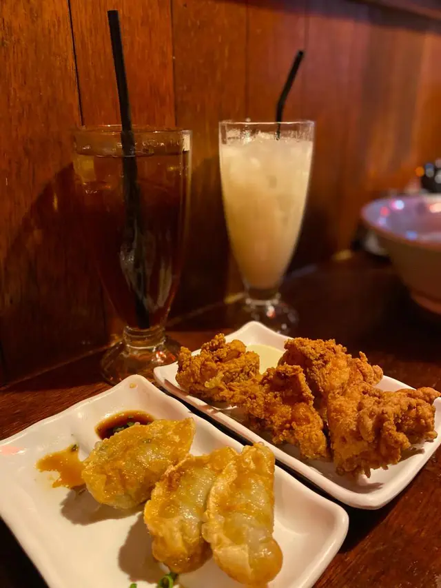 餃子好食，炸雞夠脆，但我覺得唔夠juicy