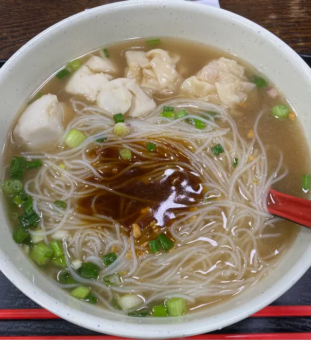 雲吞 +  白魚旦米粉