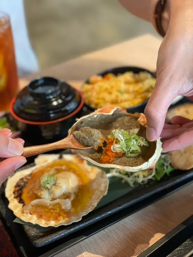 浜燒午餐 (甲羅燒，帆立貝，仲有日式炒飯同花甲麵豉湯)