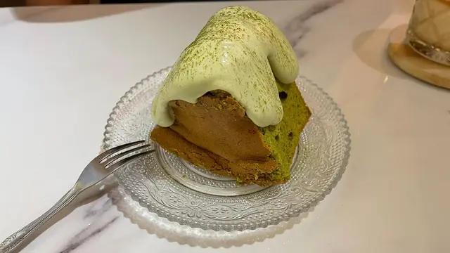 Green tea cake