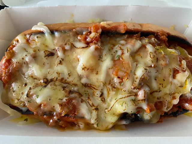 份量算大，加$12跟餐，味道亦OK，價錢唔算貴，但麵包整到咁燶就唔好俾客人喇，會致癌的……