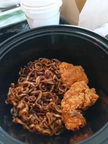 炸醬面+炸雞