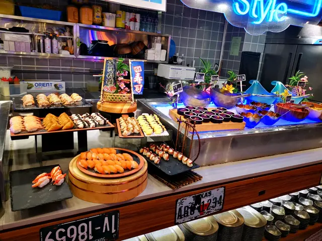 同樣有不少選擇,鰻魚及燒三文魚等最受歡迎