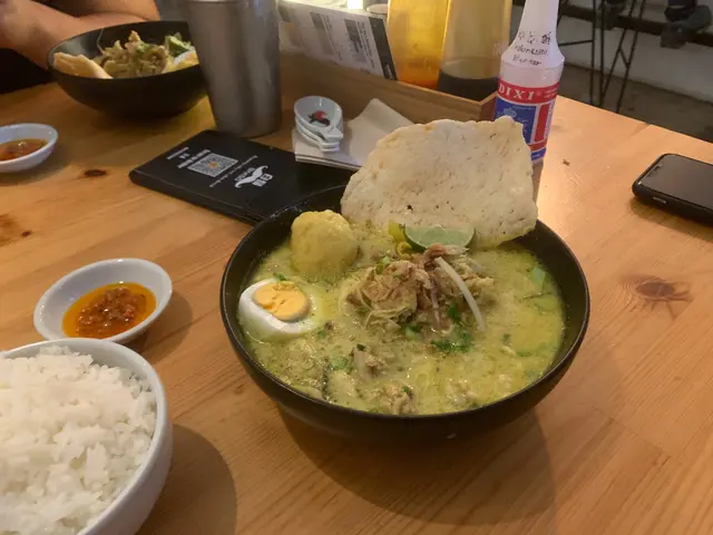 味道有啲似椰青青咖喱+一碗飯,味道融洽普通