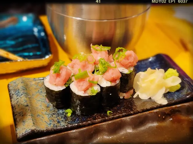 拖羅蔥花卷（$88）