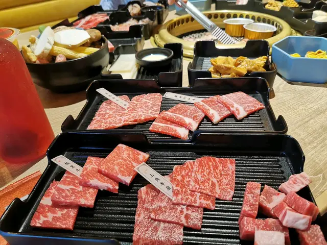 澳洲M5和牛吃到飽餐