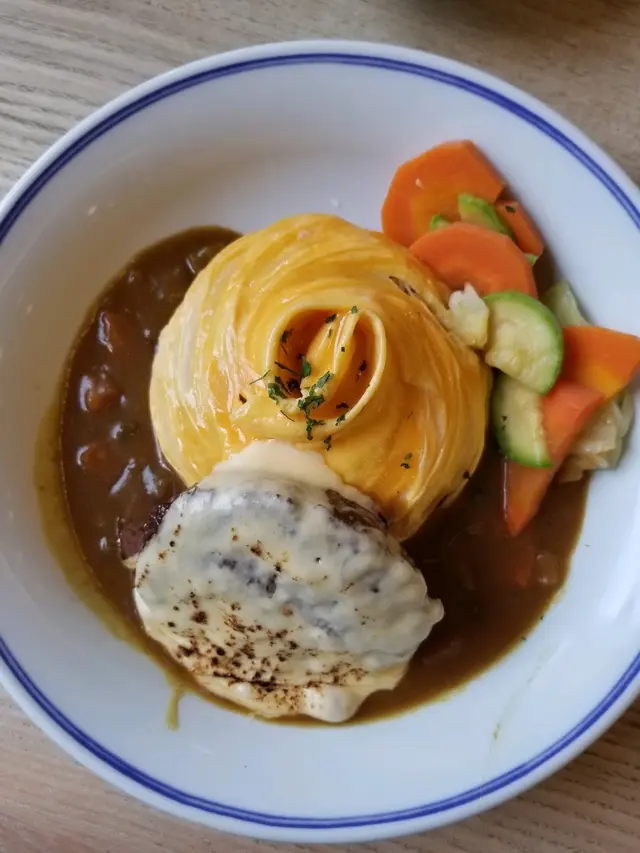 熔岩芝士漢堡旋風蛋包飯
