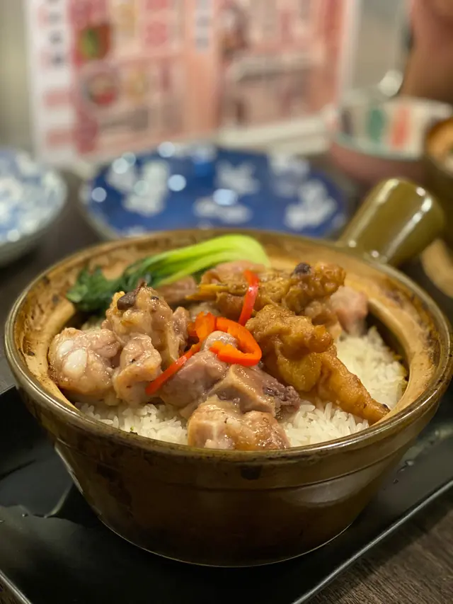 鳳爪排骨煲仔飯