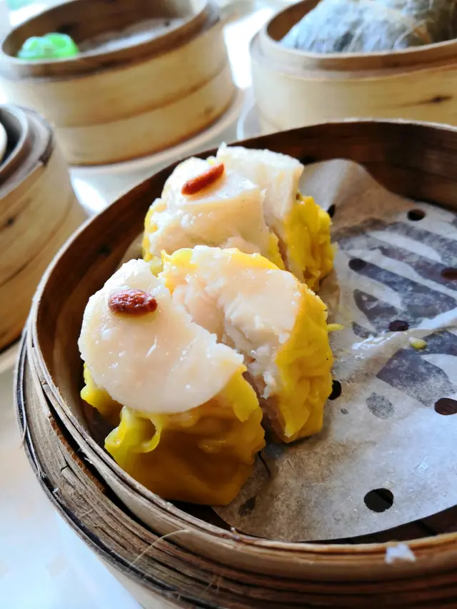 大大粒,鮮肉加蝦膠甜美爽口!非常出色!