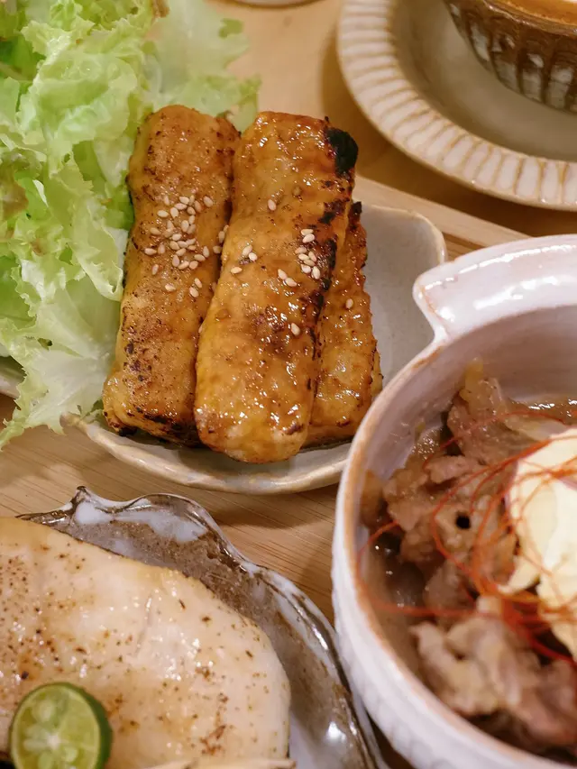 燒雞肉軟骨捧伴生菜