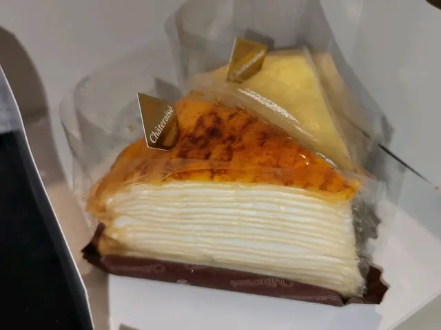 千層蛋糕$35 ＆ 經典海綿千層蛋糕$27