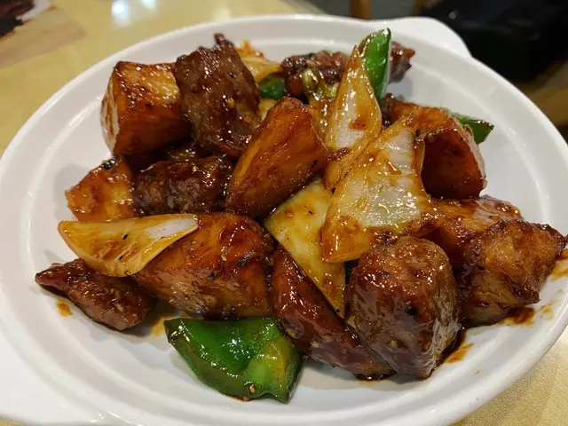 黑椒薯仔牛柳粒