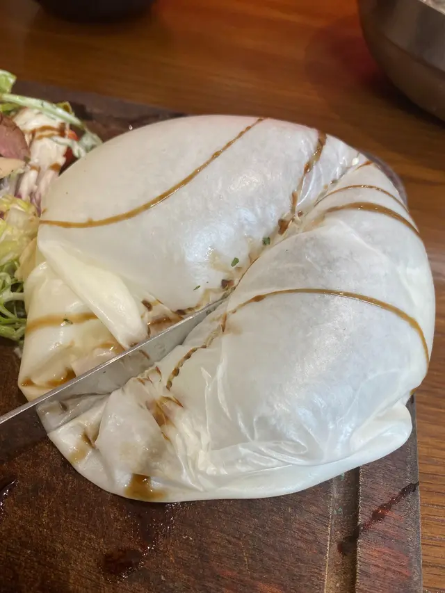 吹賬水牛芝士牛肉野菌沙律